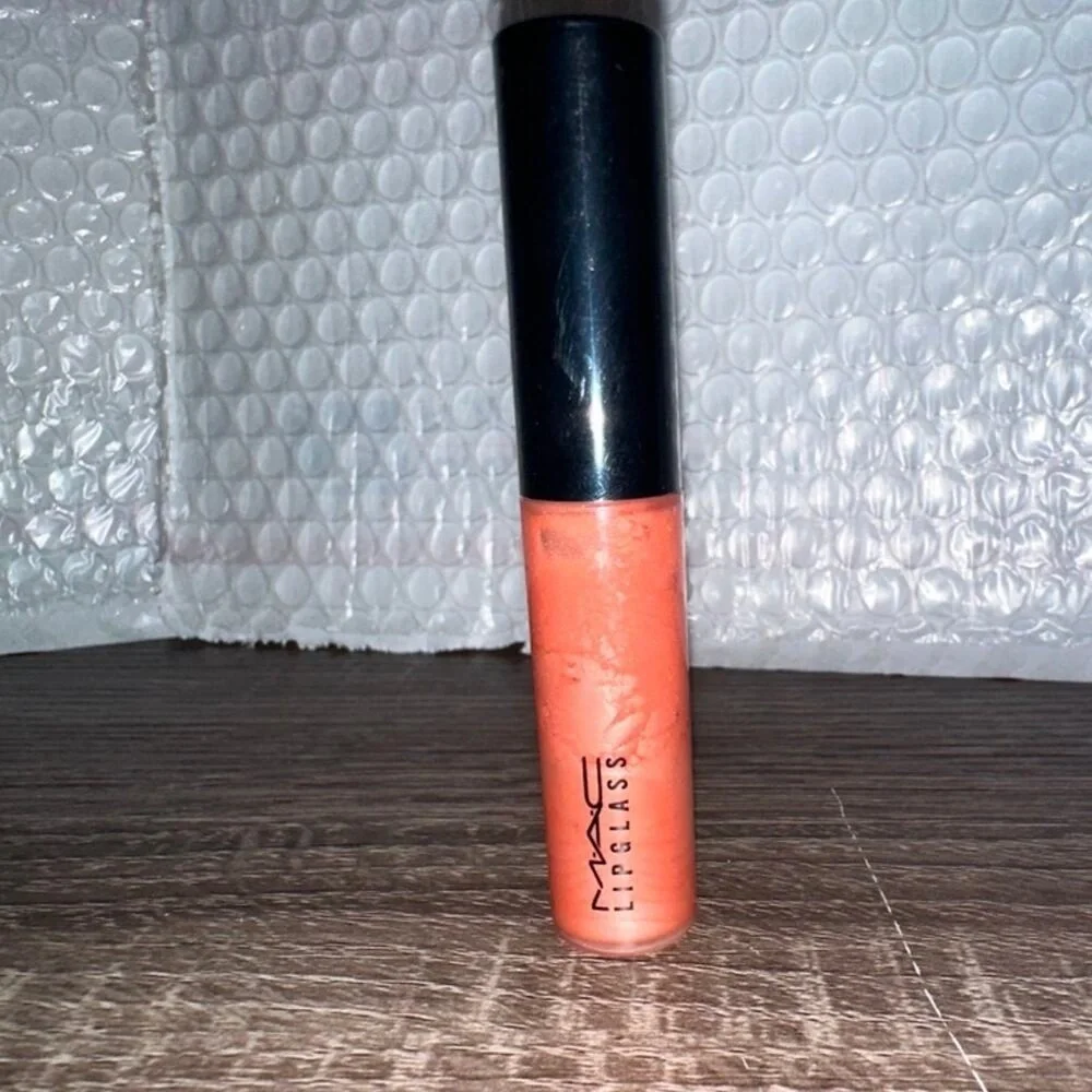 Mac Cosmetics‎ Lipglass Prrr Pinky Peach lip gloss